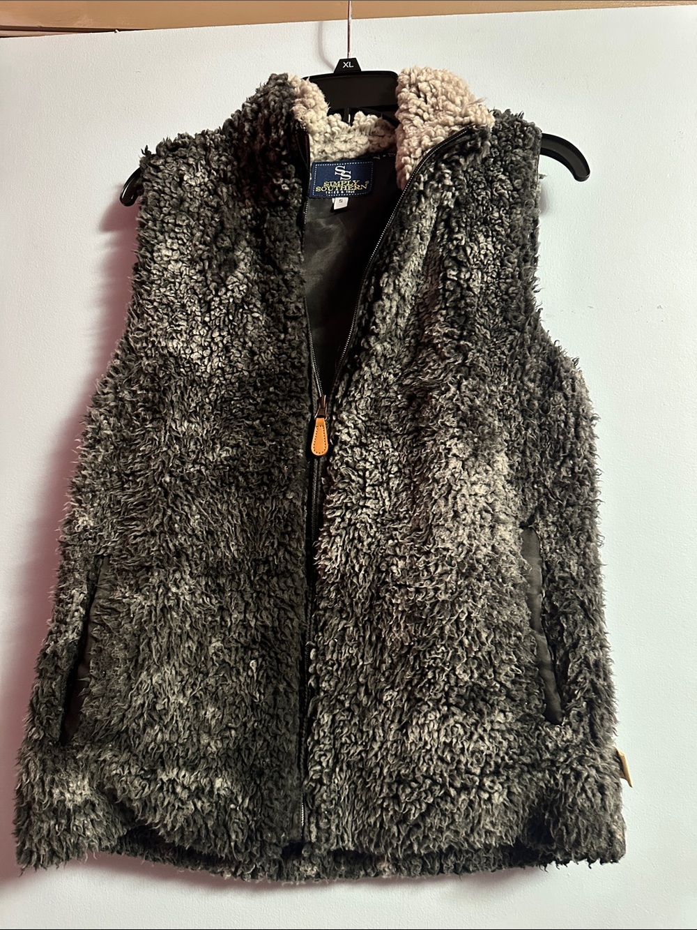 Simply Southern Sherpa Fleece Zip-Up Vest in Charcoal